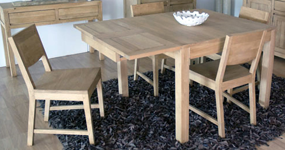 Chaise de repas en bois clair