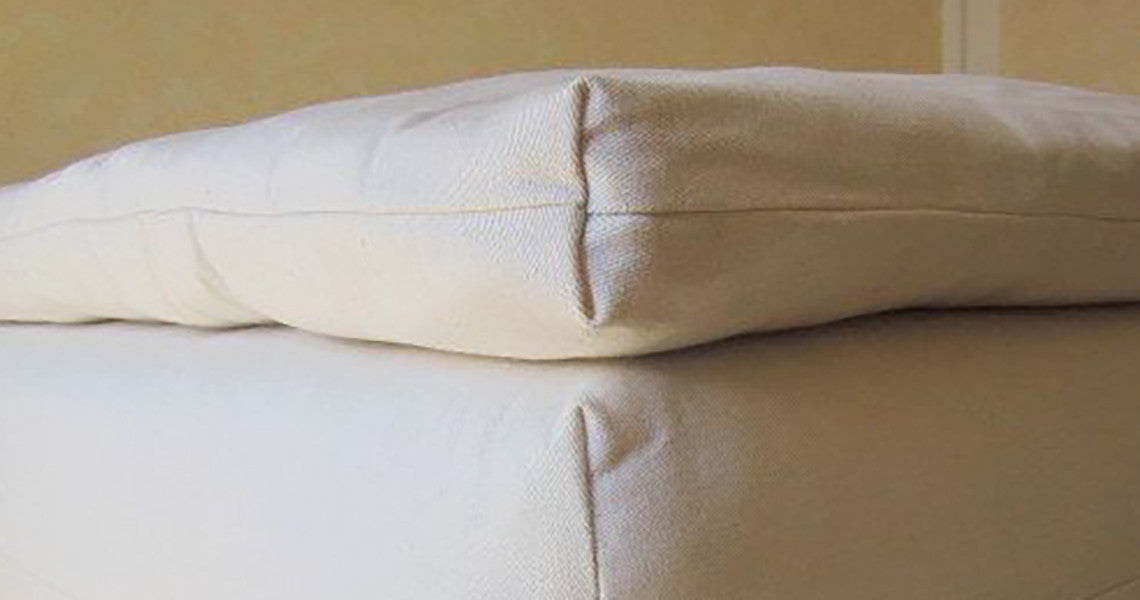 Une housse en coton bio matelassé pour ce surmatelas en latex naturel bio