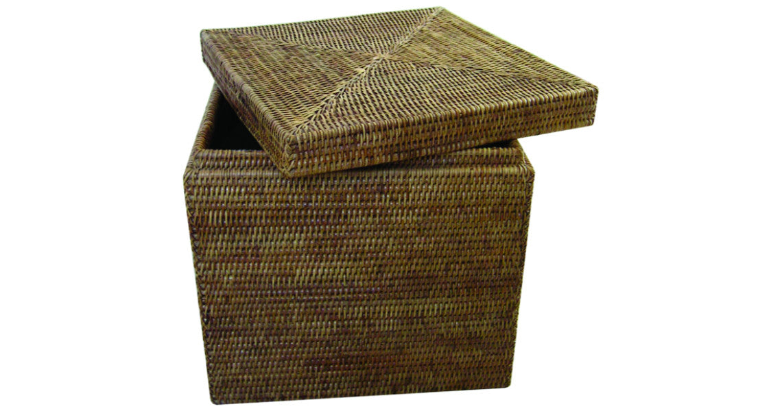 Grand coffre en rotin à couvercle, savoir-faire artisanal très qualitatif, pratique pour rangement.