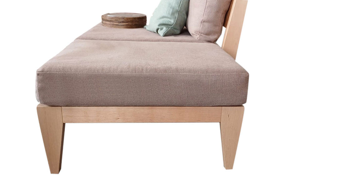 Fauteuil en bois naturel avec coussin déhoussable, modulable. Made in France, naturel.